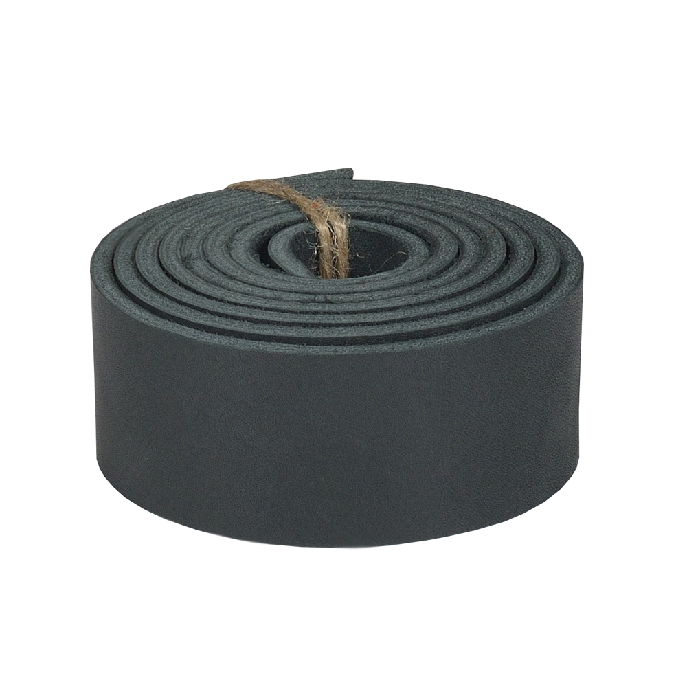 Ременная заготовка чёрная из натуральной кожи длина 120+ см. ширина 4 см. толщина 3.1 мм.